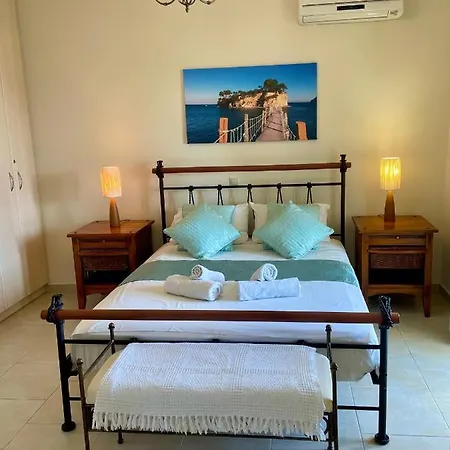 Arkadi Villa *